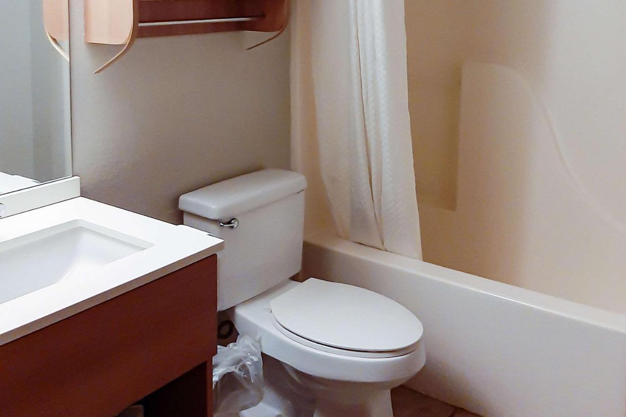 Starkville Inn & Suites Extérieur photo